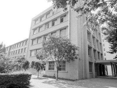 新2025澳门天天开好彩和21岁女子从30楼坠亡与21岁女子从30楼坠亡视频